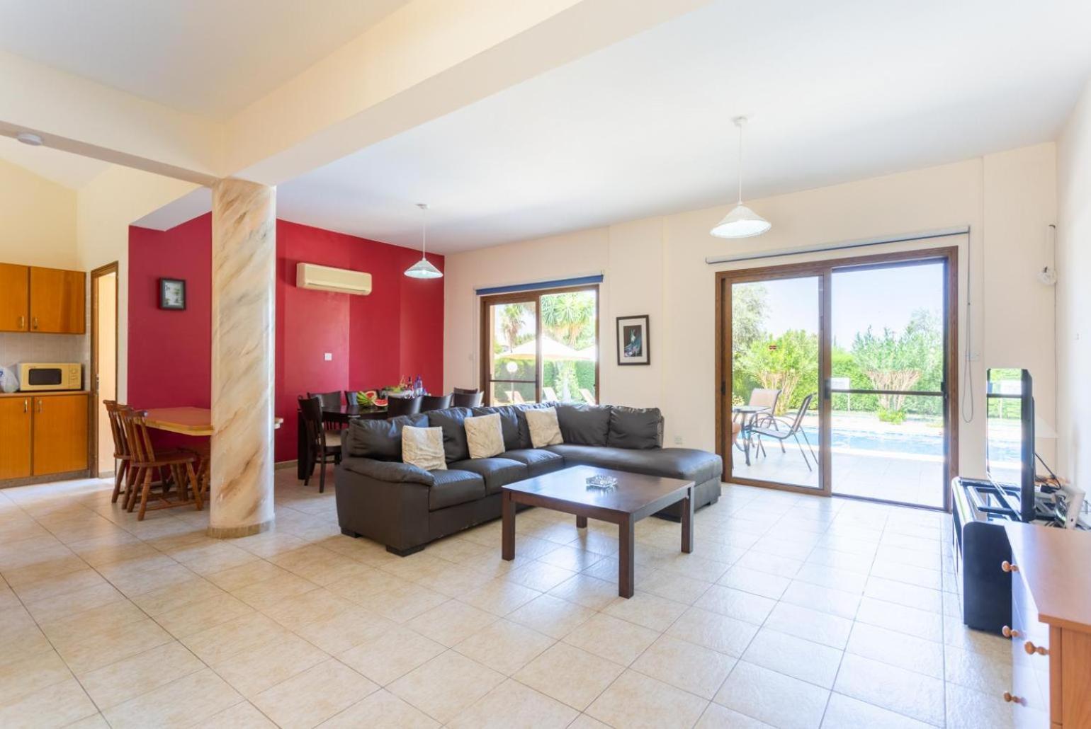 Villa Halima Stefanos Polis